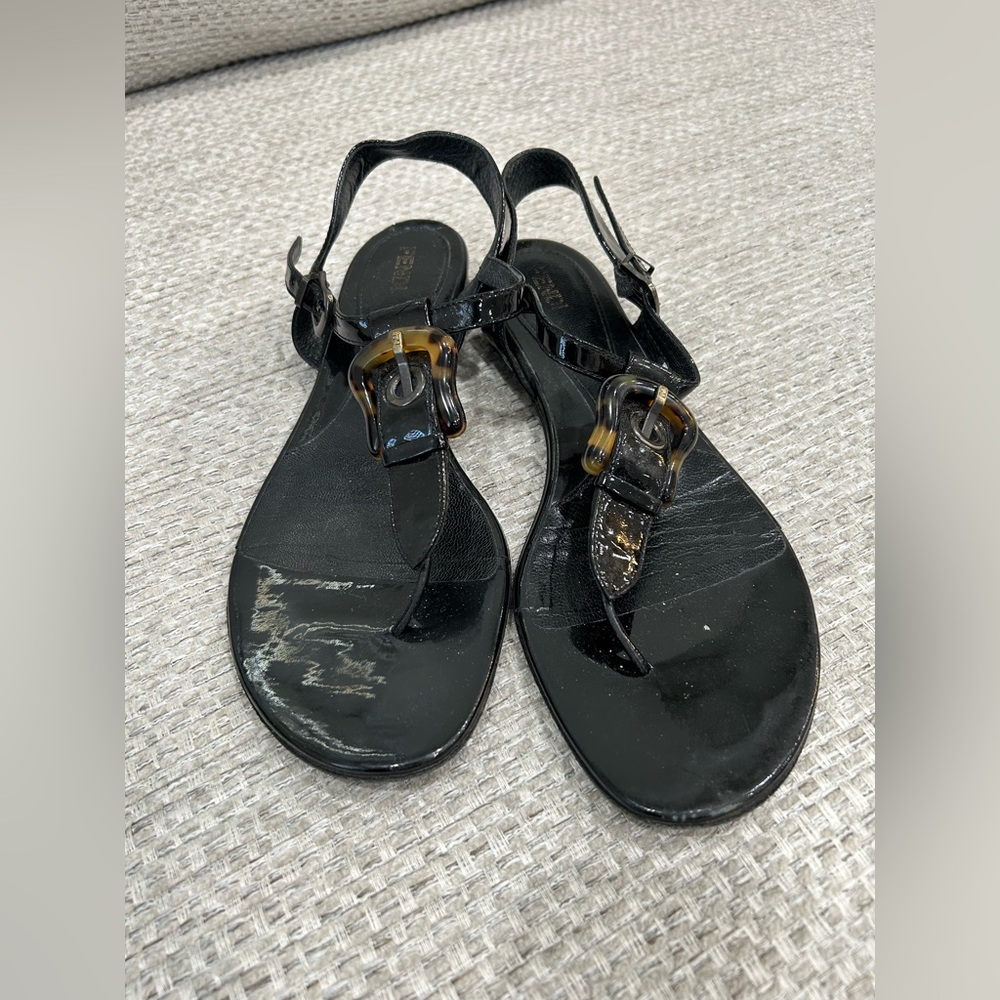 Woman’s Fendi Black Vintage Size 37 T String Sandals